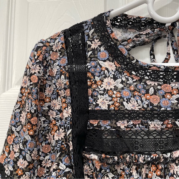 American Eagle Outfitters Floral Cropped Shirt - Picture 4 of 16